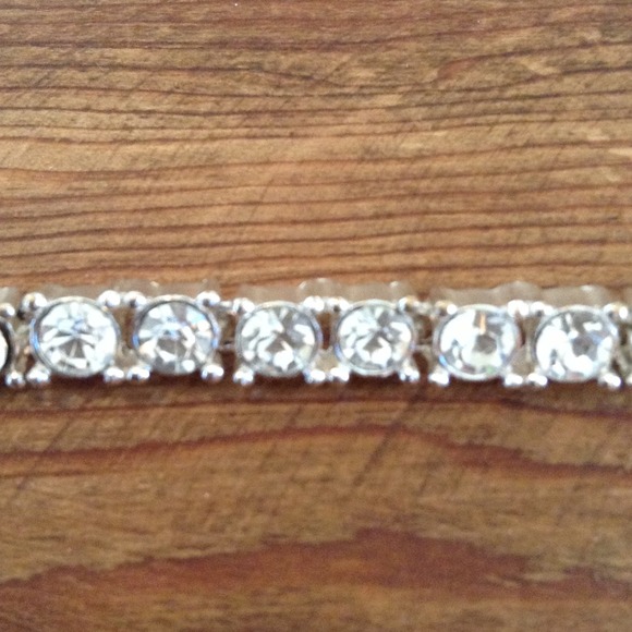 🌀SOLD🌀 Pretty Faux Diamond Tennis Bracelet - Picture 3 of 3