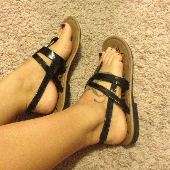 Never worn black sandals - Picture 2 of 3