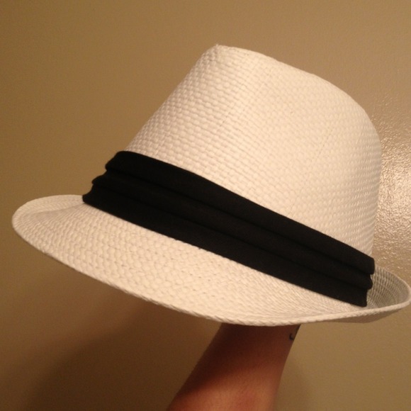 White and black fedora hat - Picture 3 of 3