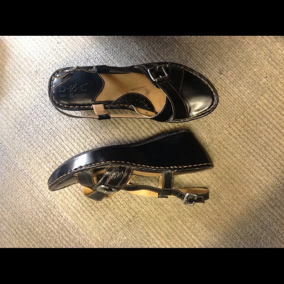 Sz 9 b.o.c. strappy black leather sandals