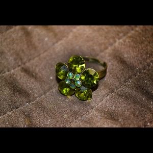 Green Stone Gold Fashion Ring