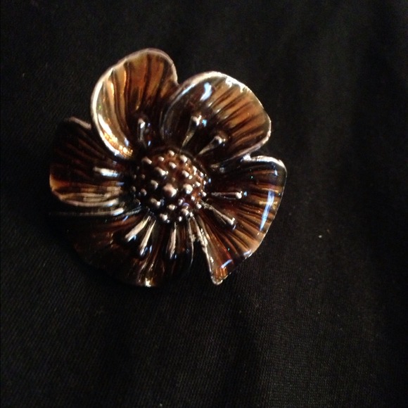 Flower ring - Picture 2 of 2