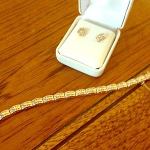 Diamond gold bracelet and earrings!!