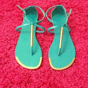 SOLD ✖F.21 sandals with gold accents✖