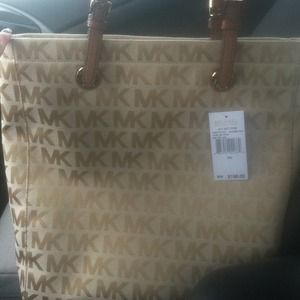 🎀REDUCED🎀Michael kors jet set bag!