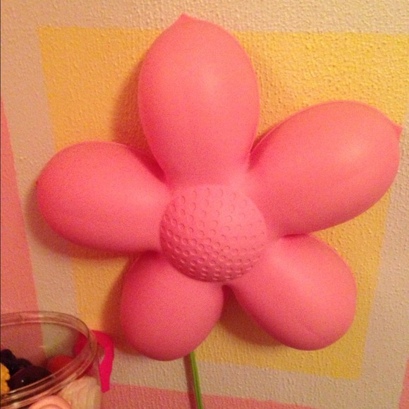 Pink flower shade