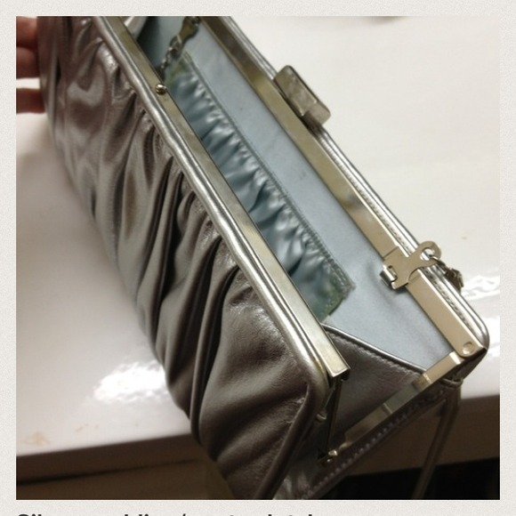 Shiny Silver party clutch - Picture 3 of 4