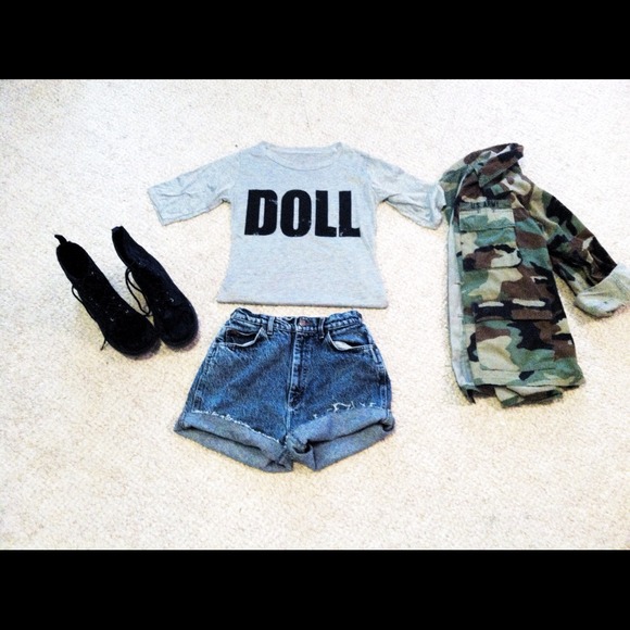 doll graphic tshirt