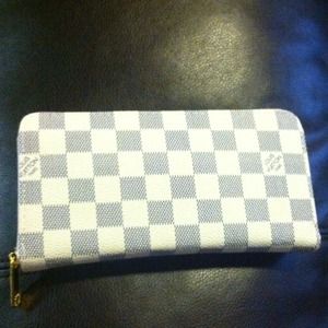 LV wallet