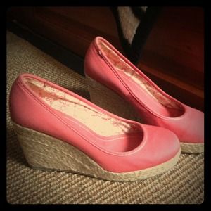 Pretty in pink wedges by Montego Bay Club