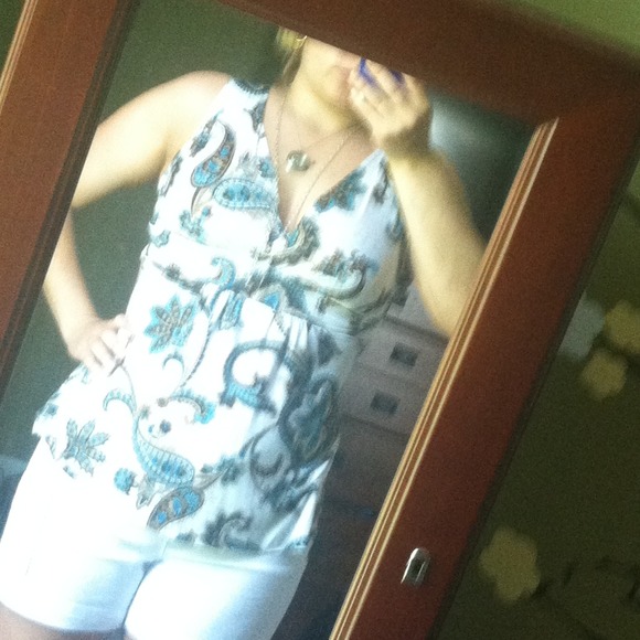 -Sold in bundle-NWOT top