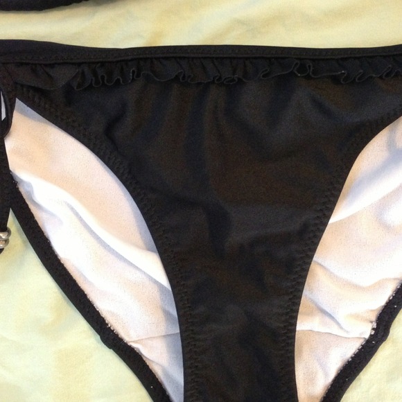 Bathing suit - Picture 3 of 3