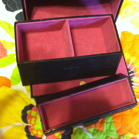 Sold - Picture 3 of 4