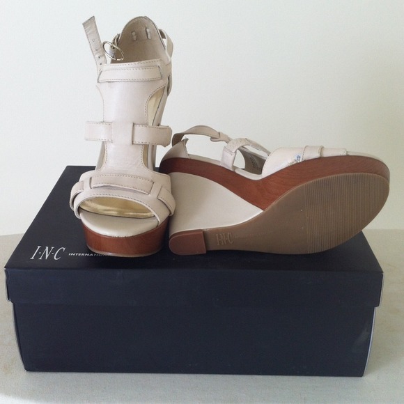 I•N•C Cream wedges size 7.5 - Picture 2 of 3
