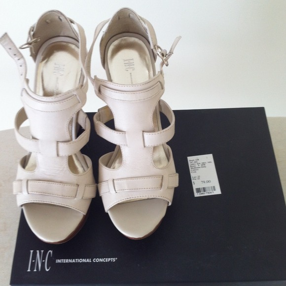 I•N•C Cream wedges size 7.5 - Picture 3 of 3