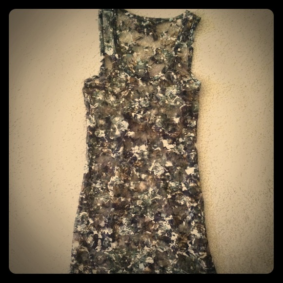 Clearance!🎉Green, black & cream lace tank