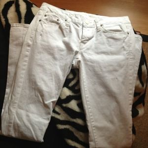 White skinny jeans