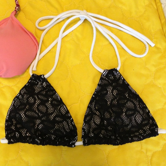 Bathing suits - Picture 2 of 4