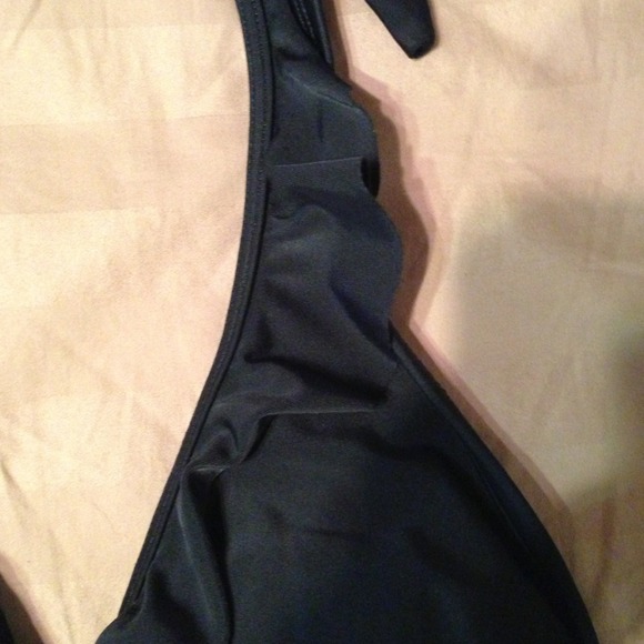 Bathing suit - Picture 2 of 3