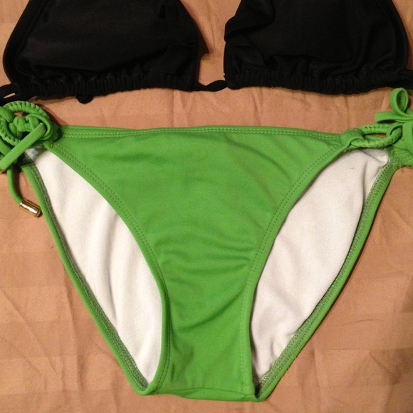 Bathing suit - Picture 3 of 3