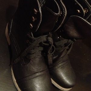 ❌SOLD❌🌺Black leather lace up boot🌺NWOT