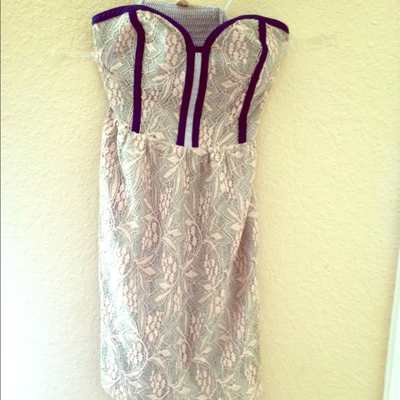 🌻SOLD in a bundle🌻Strapless Pins & Needles Dress