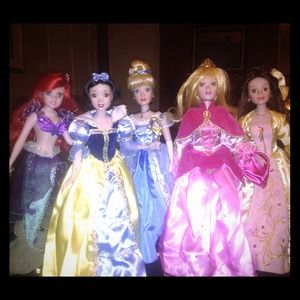 ON HOLD 17" porcelain Disney princess 'Cinderella'