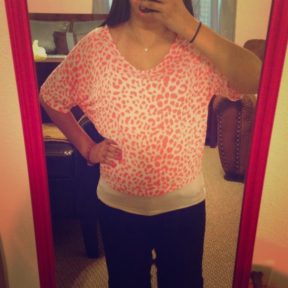 🎀Cute orange leopard top🎀