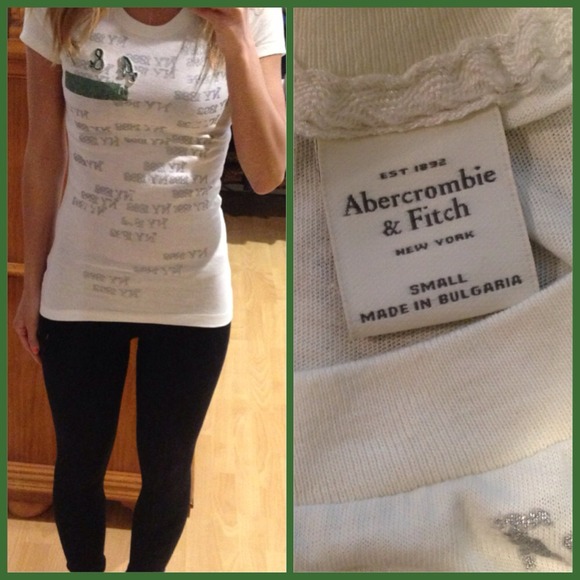 ❌❌SOLD❌❌ Abercrombie Tee