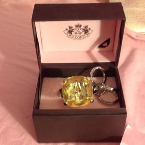 Juicy Couture ring key chain