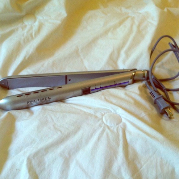 John Frieda hair straightener