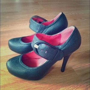 ✂REDUCED✂Mary Jane style heels