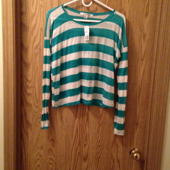 BNWT Cute Forever21 striped knit top!!