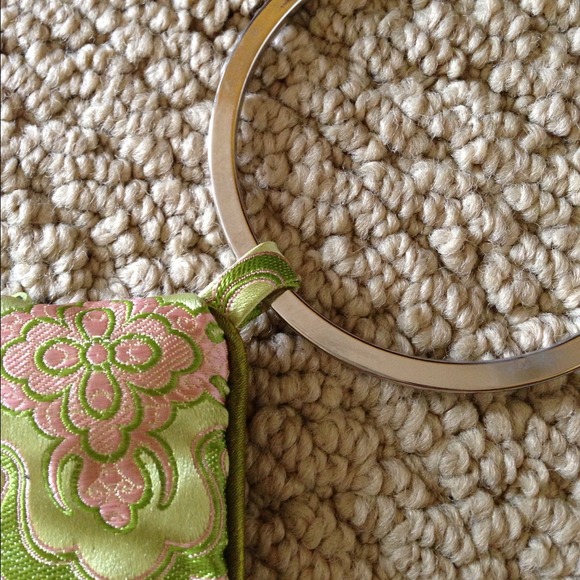 Green/Pink/White Satin Wristlet Clutch - Picture 3 of 4