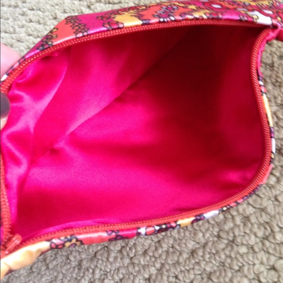 Red/Pink/Orange Satin Wristlet Clutch - Picture 3 of 4