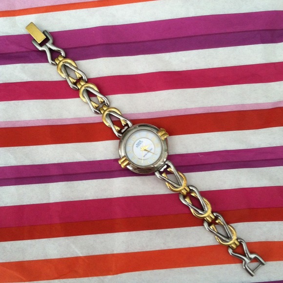 ❤Sold in bundle❤Anne Klein beautiful watch