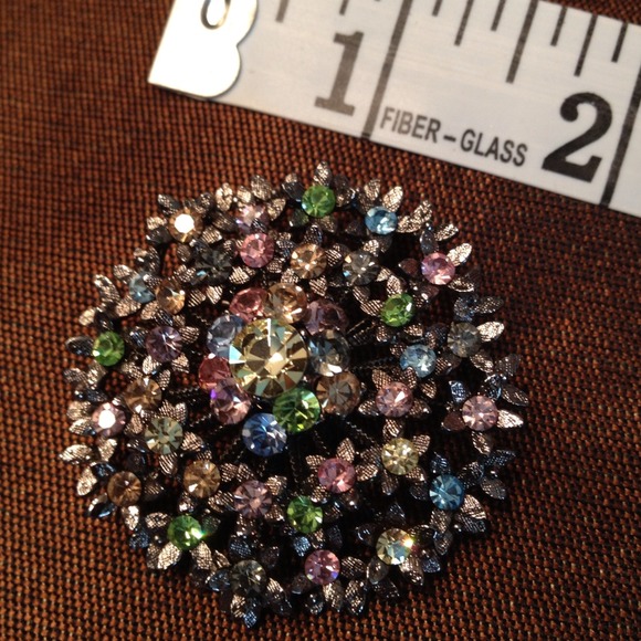 ❌BUNDLED❌ for Peggy Multicolor Rhinestone Pin - Picture 3 of 4
