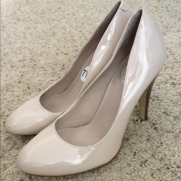 Cream colored Jessica Simpson heels