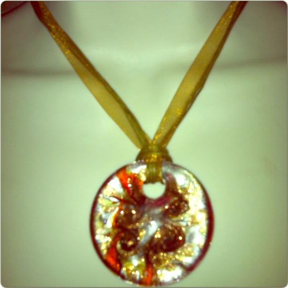 Beautiful Handmade Necklace! Shines bright in sun! - Picture 1 of 1