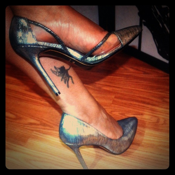 Charle's Jordan collection women's Sandra 2 pump