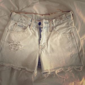 White Levi's High wasted shorts