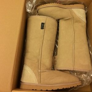 ⚡Reduced⚡NWT Koolaburra Classic Tall Boots Size 6