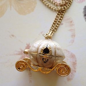 Cute Necklace of pumpkin car
