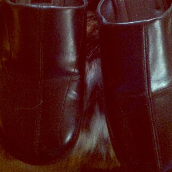 Black slides.