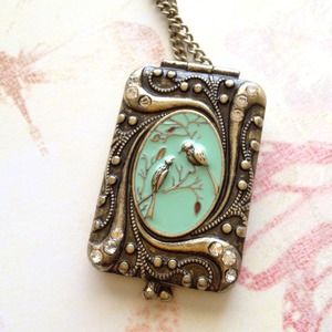 Bird frame necklace