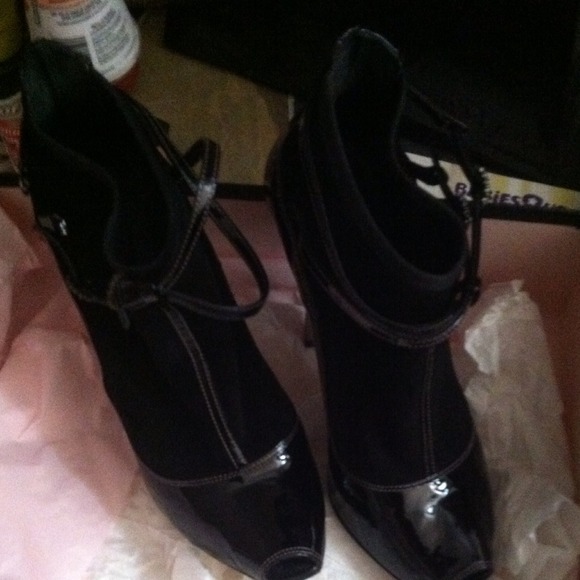 Blk patent & suede bootie - Picture 1 of 3