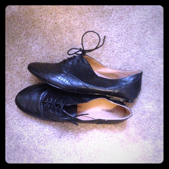 Express Oxfords
