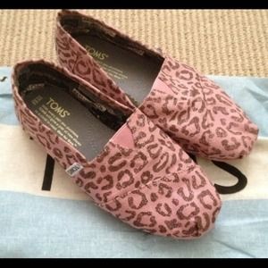 Pink Leopard Toms 🌟RESERVED🌟