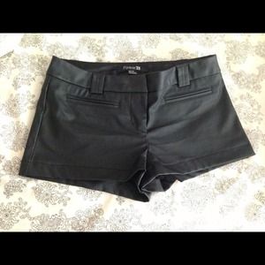 💥SOLD💥Forever 21 Faux Leather Hot Pants