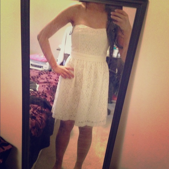 --Sold-- Forever 21 White/Creme lace dress